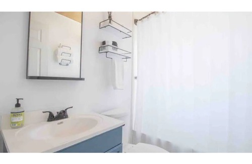 Gulfport Cottage | Perfect Getaway walk2beach+screened patio+yard+bbq+pacman+pingpong+foosball