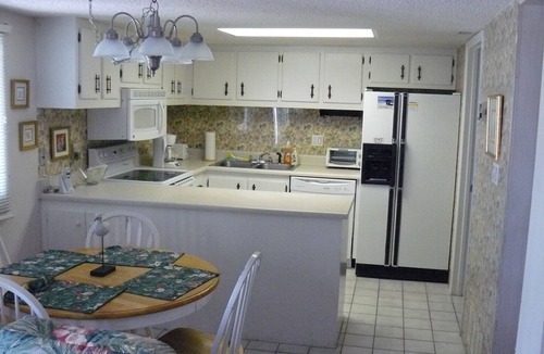 Sunnyside Condo | Perfect Spot for a Well Deserved Vacation! Check Us Out!