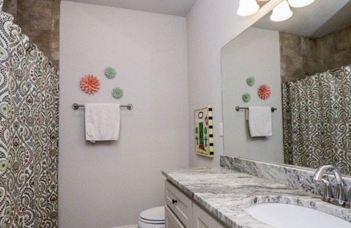 Oxford Condo | Perfect Weekend Getaway, 3 Bedrooms, 3.5 Baths, Sleeps 8