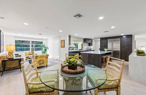 Moorings House | Pesaro Vacation Rental: Stylish 3-BR Retreat Near Via Miramar Beach. Renovated Home with Private Pool, Lush Gardens and Modern Comforts. Perfect for Families, Close to Beaches and Downtown Naples!