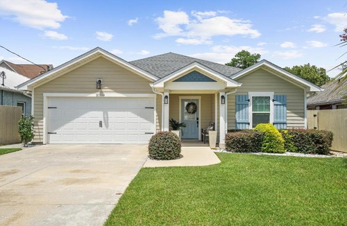 Riviera Beach House | Pet Friendly Beach House - Paradise on Palm by Panhandle Getaways
