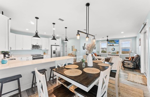 Indian Pass House | Pet Friendly Beach House - Seminole Wind