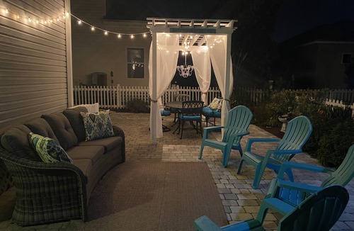 Clipper Cove House | PET FRIENDLY -BEACH HOUSE - Clipper Cove Cutie - 6 min walk to beach - SLEEPS 10