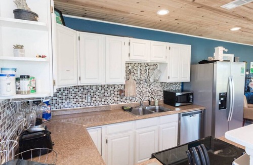 Panama City Apartment | Pet Friendly Cheerful home on Emerald Coast