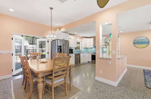 New Smyrna Beach House | 🌞🌴Pet Friendly Home w/Private Pool + Fenced Yard | Sunny Dayz🌴🌞