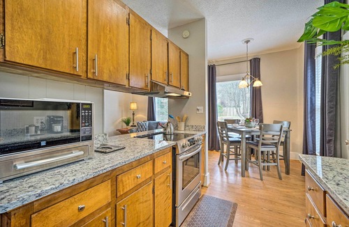 Texarkana House | Pet-Friendly Home w/Fenced Yard in Texarkana