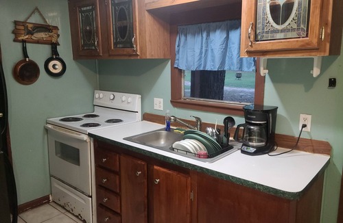 Coushatta Cabin | Pet friendly Lake View Cabin Rental near Coushatta, LA!