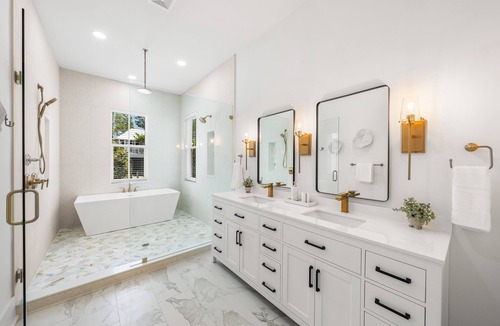 Lakeside at Blue Mountain Beach House | Pet Friendly New Build 2 Min from Beach - Must See