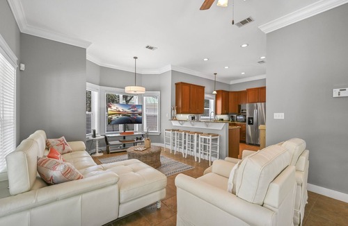 White's Gulfview House | Pet Friendly ~ Outdoor Lounging Area ~ Short Walk to Beach