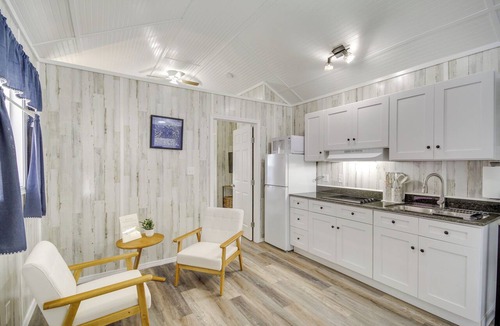 Picayune Cottage | Pet-friendly Picayune Tiny Home Near Space Center!