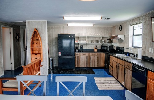 Historic Downtown Apalachicola Apartment | Pet-Friendly Private Apartment, Waterfront, Balcony