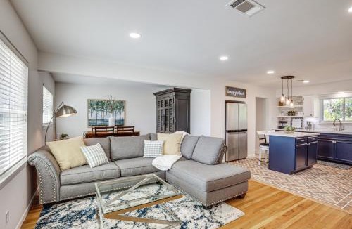 Tomball House | Pet-Friendly Tomball Cottage: Steps to Downtown!