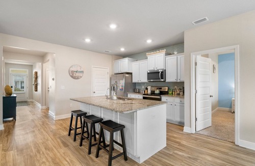 Upper Grand Lagoon House | Pet Friendly & 5 minute drive to the beach!