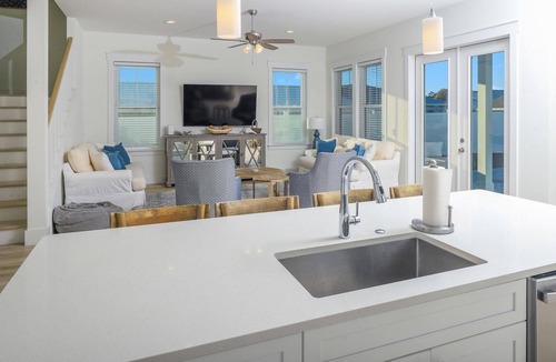 Hollywood Beach House | Pet-Friendly Private Home with Heated Pool West PCB