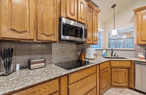 Killeen House | Pet-Friendly Villa w/Backyard & EV Charger, Near Fort Hood - Professionally Managed by Stay Albatross | Furnished Rentals
