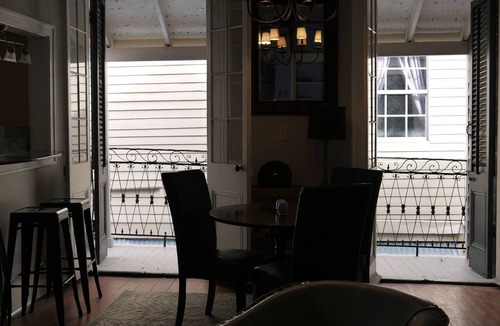 Faubourg Marigny Apartment | Petite Sweet Spot 1BLK TO FQ 1.5 BLKS TO FRENCHMEN BETWEEN BOURBON AND ROYAL