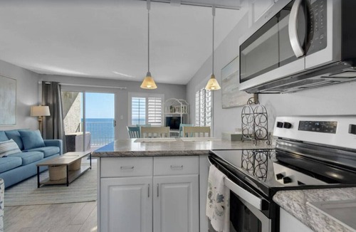 Ono Island Condo | Phenomenal Views! Beachfront! Come relax at the Beach! Unit 26- Sleeps 6