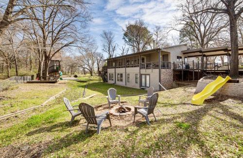 Kemp House | Pickleball/Sport Court: Spacious Kemp Home!