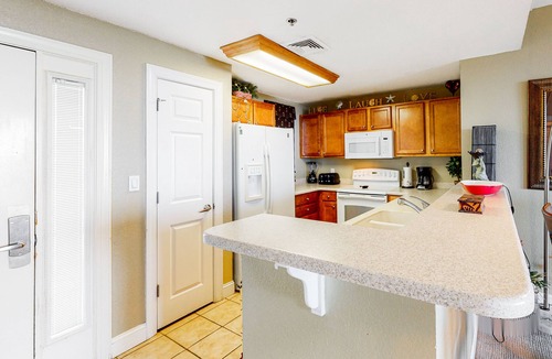 Pensacola Beach Condo | Picture-perfect Gulf-front condo with lagoon pool, hot tub - walk to beach