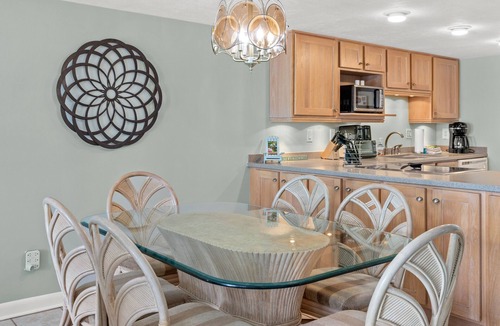 Sunnyside Condo | Pinnacle Port Vacation Rentals-B2 Tower 3 bdrm. condo,Wrap around balcony, Gu