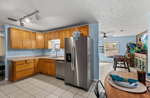 El Centro Beach House | Pirates Cove - Private Pool, Seasonal Hot Tub, Game Room, Close to Beach, Pets OK
