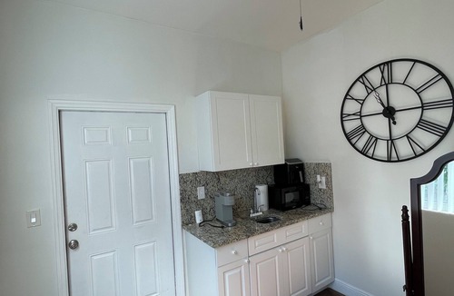 Parker Ridge Apartment | Pleasant 1 Bedroom Apartment in West Palm Beach