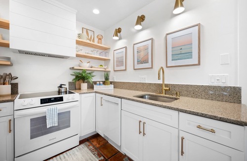 Holmes Beach Cottage | Plumeria Villa by Beach Boutique Rentals
