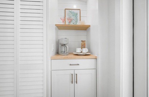 Holmes Beach Cottage | Plumeria Villa by Beach Boutique Rentals