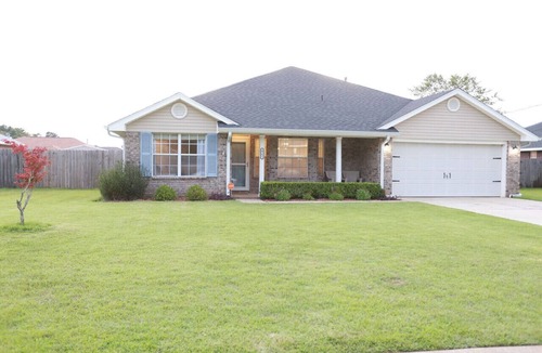 Milton House | Pool 2 King Beds Home Family Baby Ready Beach Gear Fire Pit