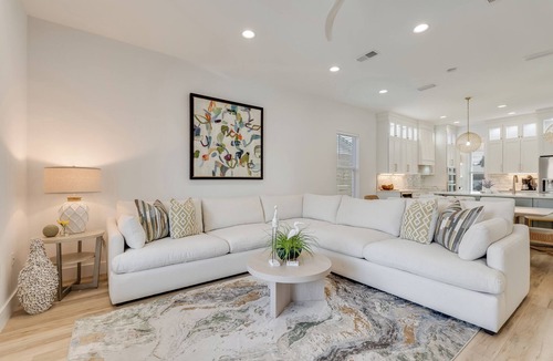 Holiday Beach House | POOL & few minutes walk to beach! 5BR, game room & sundeck at “Knot Stressin"