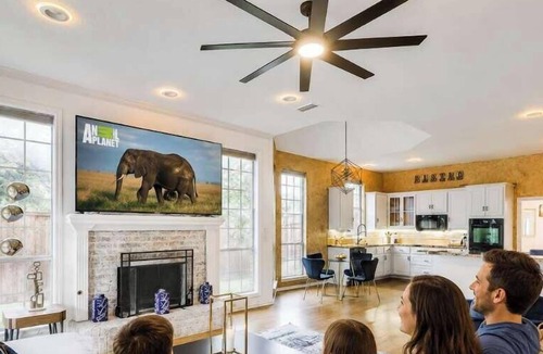 Irving House | Pool + Game & Cinema Rooms 5BR Near DFW