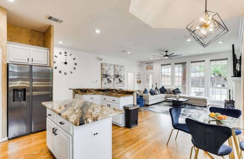 Irving House | Pool + Game & Cinema Rooms 5BR Near DFW