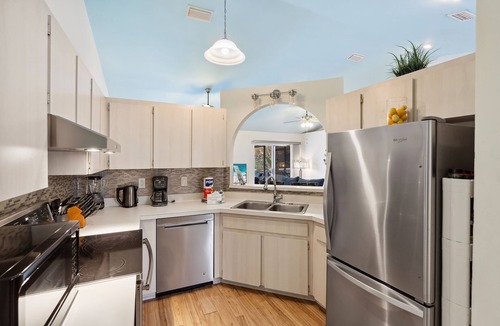 Whitfield House | Pool on the Lake, Peaceful, Close to Beaches, Restaurants, Entertainment