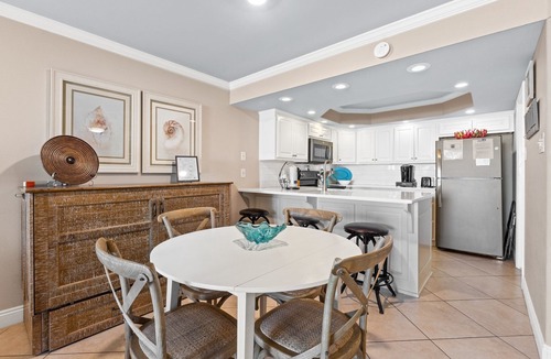 Holiday Beach Condo | Pool Side Beach Front Condo with Murphy Bed! PW110