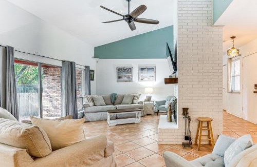 Gulf Breeze Villa | Poolside Oasis 7 Mi to Pensacola Beach Boardwalk!