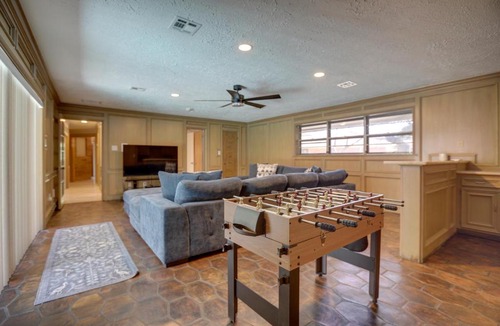 Braeswood Place House | Poolside Oasis Near Medical Center & NRG Stadium!