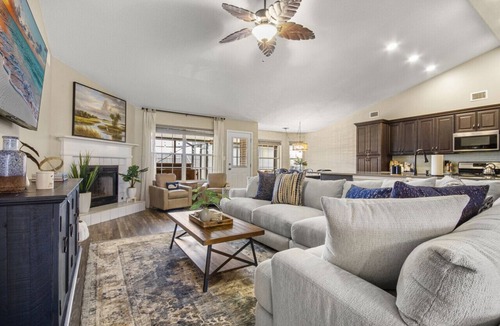 Ono Island House | Poolside Retreat! Private pool & hot tub! Only 5 min to Beach!