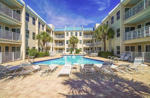 Holiday Isle House | Poolside Villas #104
