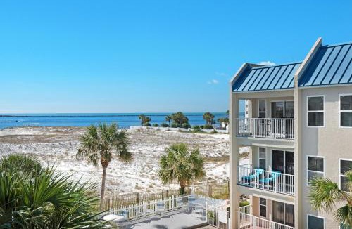 Holiday Isle House | Poolside Villas #302- Harry's Beach House
