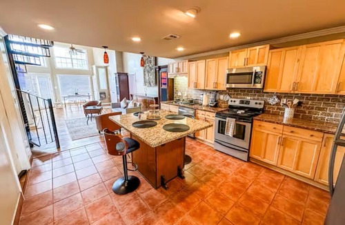 Gunter Afs House | Portofino GP 5BR Retreat Sleeps 10 Large Yard