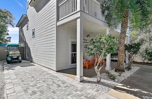 Village of Sugar Beach House | Pour Some Sugar On Me ~ 5Br/4Ba ~ Sleeps 12 ~ Golf Cart ~ Perfect for family!