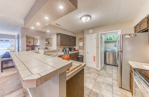 Benbrook House | Premier 5 star PRIVATE home Hot Tub FortWorth TCU Stockyards Rodeo