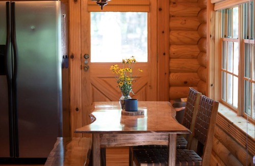 Elrod Cabin | Premiere Family Getaway Cabin Near UA and MSU: Wood Haven Retreat and Farm
