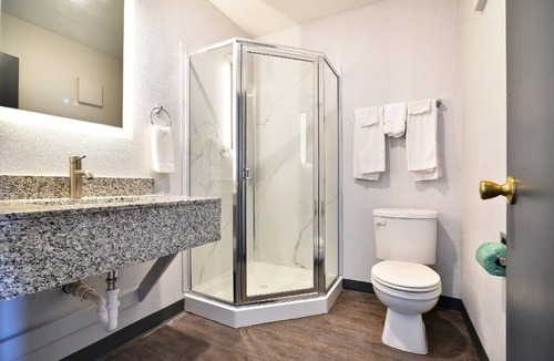 Shreveport Apartment | Premium 2 Full Bed Smoking