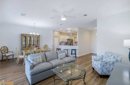 Tropical Cove Villa | Prestigious Lexington Country Club minutes from Ft Myers Beach & Sanibel Island.