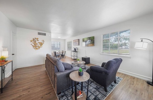 Highlands - Perkins Apartment | Prime 2BR – Midway Between LSU & Downtown BR!