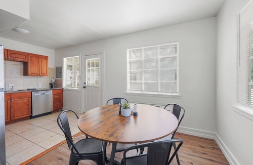 Highlands - Perkins Apartment | Prime 2BR – Midway Between LSU & Downtown BR!