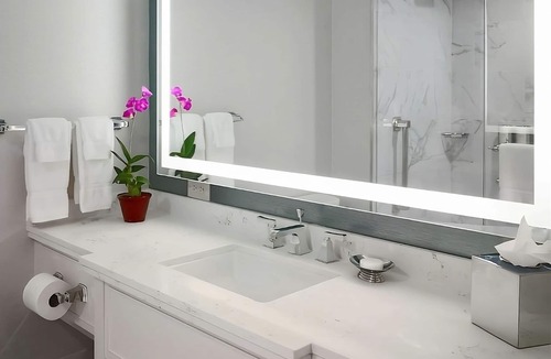 French Quarter Hotel | Prime Location! With Pool, Pet-friendly, Near New Orleans Jazz Museum!