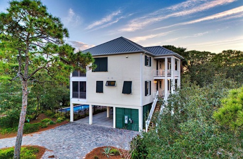 Plantation House | Prince of Tides - 6 BEDROOM with POOL+ELEVATOR - SHORT WALK TO BEACH