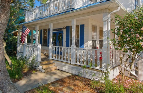 Crystal Beach House | PRIVACY OF KOKOMO COVE COMMUNITY! 3 BDR W LOFT!!